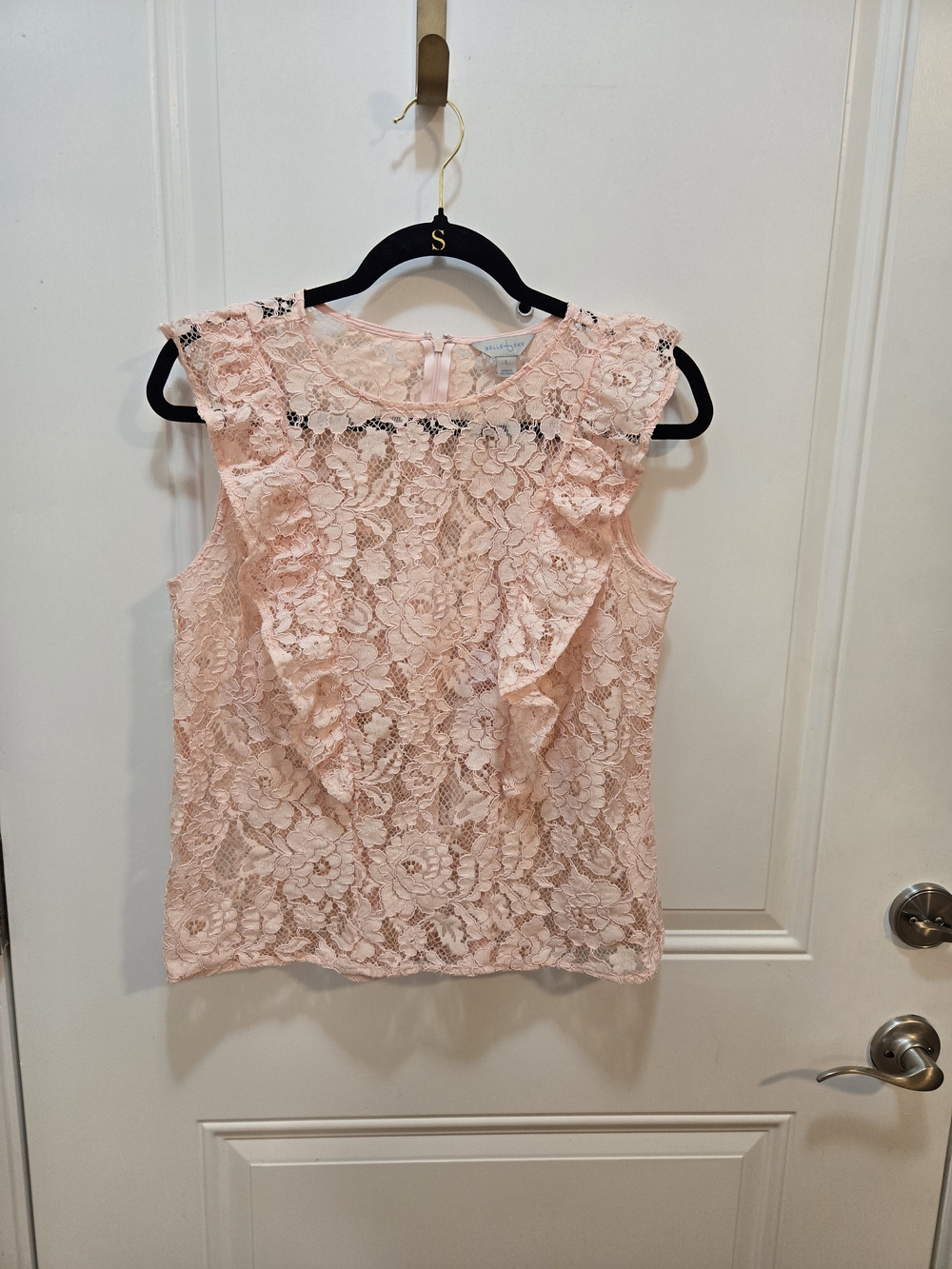 belle sky Pink Floral Lace Ruffle Sleeveless Blouse